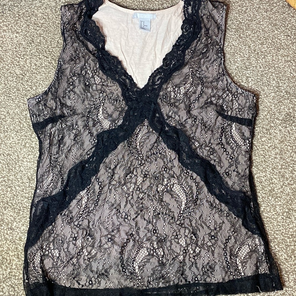 H&M black lace v-neck sleeveless top size medium